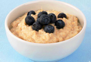 Avena con arándanos en el ayuno intermitente